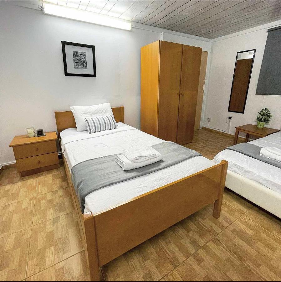 Comfortable, Modern Studio Apartment โปรทาราส ภายนอก รูปภาพ