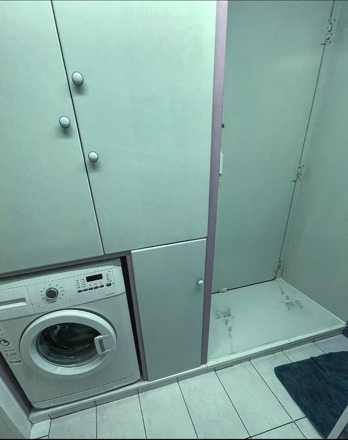 Comfortable, Modern Studio Apartment โปรทาราส ภายนอก รูปภาพ