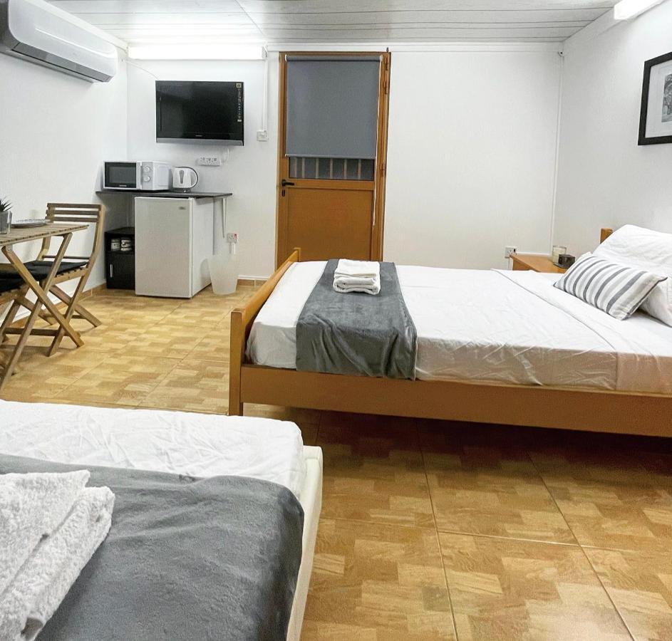 Comfortable, Modern Studio Apartment โปรทาราส ภายนอก รูปภาพ